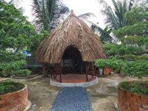 THI CÔNG MÁI LÁ CỦ CHITrước đây khi chưa có các vật liệu xây dựng hi